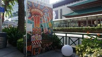Menyambut  The Worlds 50 Best Restaurant 2019 di Singapura, STB bekerjasama dengan Nanyang Academy of Fine Arts membuat ragam karya seni artistik yang menarik. Salah satunya Food Chemistry karya Claudia Koh Ning. Foto: dok. detikFood/ Lusiana Mustinda