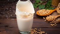 Sarapan Susu Kedelai? Kenali Nutrisi dan Manfaat Sehatnya