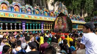 Ritual ini bernama Thaipusam. Thai memiliki arti nama bulan ke sepuluh di kalender Tamil. Sementara Pusam adalah salah satu nama bintang, kalau di dalam zodiak dikenal dengan nama Cancer. (iStock)