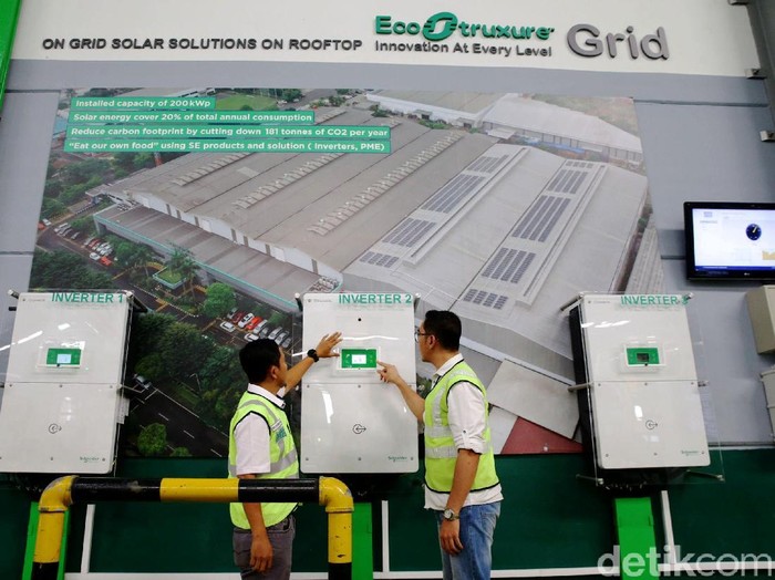 Schneider Electric meresmikan pengoperasian pabrik pintarnya di kawasan Cikarang. Yuk, lihat bagian dalam pabrik yang memanfaatkan energi terbarukan ini.