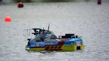 Aksi kapal robot ITS itu berhasil mengalahkan tim-tim peserta International Roboboat Competition (IRC) 2019. Istimewa/ITS.