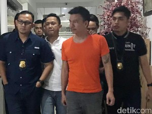 Jerry Aurum Pakai Narkoba Usai Cerai dari Denada