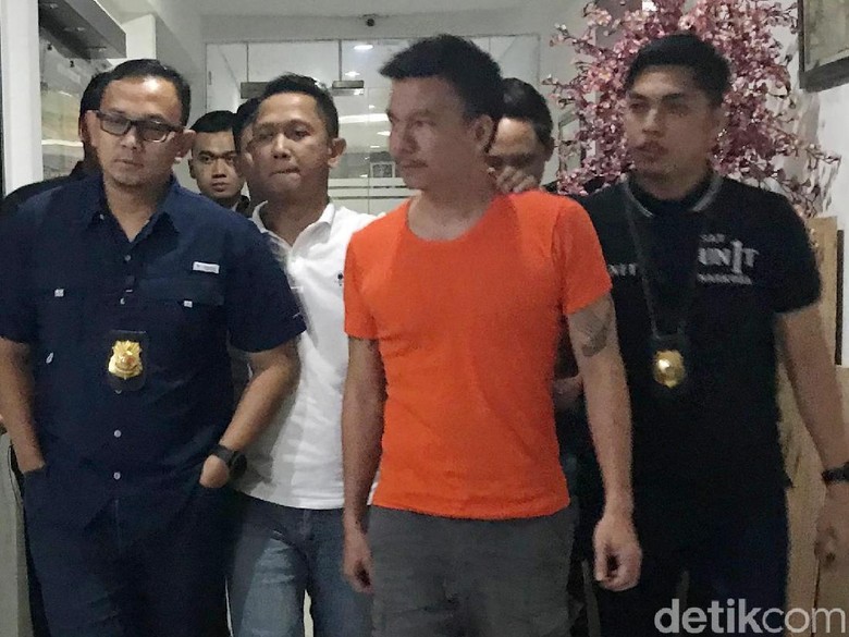 6 Fakta Jerry Aurum, Mantan Suami Denada yang Ditangkap karena Narkoba/Foto: Hanif Hawari/detikHOT 6 Fakta Jerry Aurum, Mantan Suami Denada yang Ditangkap karena Narkoba/Foto: Hanif Hawari/detikHOT