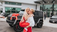 Namun banyak publik yang tak percaya dengan kabar tersebut. Dok. Instagram/tanamongeau