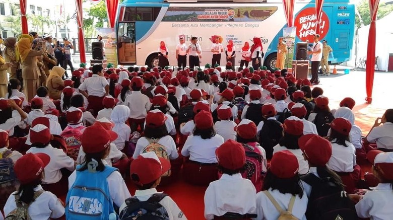 Roadshow ke Ngawi, Ketua KPK Minta Perbaikan Sistem Layanan Publik Roadshow ke Ngawi, Ketua KPK Minta Perbaikan Sistem Layanan Publik