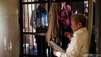 Polisi mengungkap ijazah palsu itu digunakan Qomar untuk mencalonkan diri sebagai rektor. Dedengkot grup lawak Empat Sekawan yang juga politisi ini dinilai melanggar Pasal 263 KUHP dengan ancaman hukuman 7 tahun penjara.