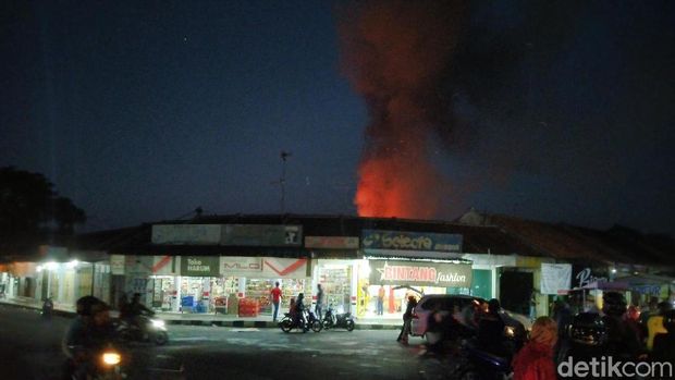 Kebakaran Melanda Pasar Manis Ciamis