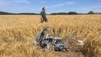 Ini salah satu serpihan jet tempur Eurofighter yang bertabrakan tersebut. REUTERS/Petra Konermann/Nordkurier.