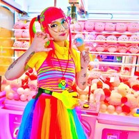 Periode gelap dalam hidupnya ini akhirnya menyebabkan dirinya tinggal selama seminggu di rumah sakit jiwa untuk remaja. Itu adalah periode waktu yang sangat sepi. Saya mengasingkan diri dari banyak orang dan itu menyebabkan banyak pikiran untuk bunuh diri dan melukai diri sendiri, ujarnya. Foto: Instagram @cybr.grl