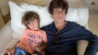 Shah Rukh Khan dilaporkan memiliki kekayaan sebesar 600 juta USD atau senilai Rp 8,4 triliun.  Foto: Dok. Instagram/iamsrk