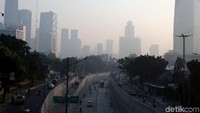 Kota Jakarta yang telah berdiri selama 492 tahun memiliki segudang cerita, mulai dari padatnya penduduk, kondisi jalan yang penuh dengan kendaraan, dan segudang masalah lainnya.