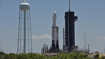 Misi kali ini membawa 24 satelit milik Angkatan Udara Amerika Serikat, NASA, serta industri swasta. Foto: Reuters