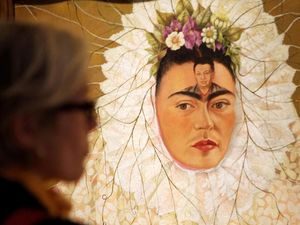 Pameran Terbesar Frida Kahlo Tiba di AS 2020