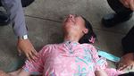 Potret Wanita Bertato di Dekat MK Nangis Histeris Saat Diamankan Polisi