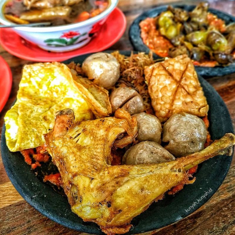 Ada Sate Kambing hingga Penyetan Surabaya di Jalur MRT Ada Sate Kambing hingga Penyetan Surabaya di Jalur MRT