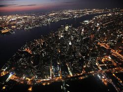 Memburu Keindahan Kota di Kala Malam Lewat Bidikan Kamera