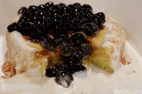 Mantul! Boba Cake Lembut dengan Boba Kenyal yang Manis Hangat