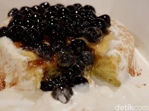 Mantul! Boba Cake Lembut dengan Boba Kenyal yang Manis Hangat