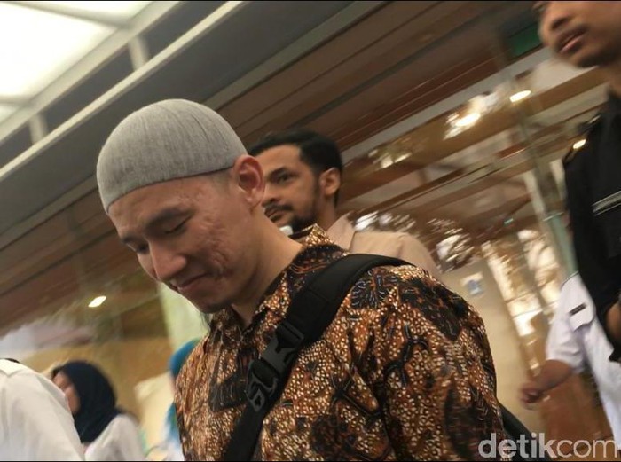 Ustaz Felix Siauw usai ceramah di Masjid Balai Kota DKI (Arief/detikcom)