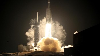 Misi utama yang disebut COSMIC-2, menerbangkan satelit yang mengorbit di dekat garis khatulistiwa. Menurut National Oceanic and Athmospheric Organization, satelit itu dapat meningkatkan akurasi perkiraan cuaca, khususnya badai topan. Foto: Reuters