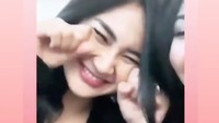 Mereka pun mengaku rindu dengan Thya yang memutuskan untuk berhijab dan keluar dari pekerjaannya itu. Dok. Instagram/thyasethyaa