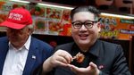 Aksi Kim Jong Un dan Donald Trump Saat Keliling Kota Jepang