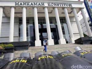 Sebut Riba Haram Bikin Dosa, Warga Kota Bekasi Gugat KUHPerdata ke MK