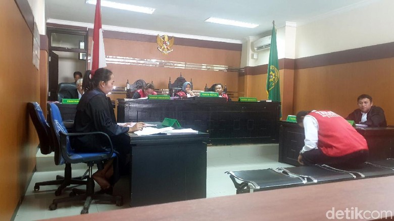 Suplai Sabu ke Lapas Nyomplong, Oknum PNS Dituntut 6 Tahun Bui Suplai Sabu ke Lapas Nyomplong, Oknum PNS Dituntut 6 Tahun Bui