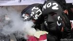 Para Aktivis Geruduk Kedubes Jepang Jelang KTT G20 di Osaka