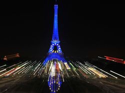 Memburu Keindahan Kota di Kala Malam Lewat Bidikan Kamera