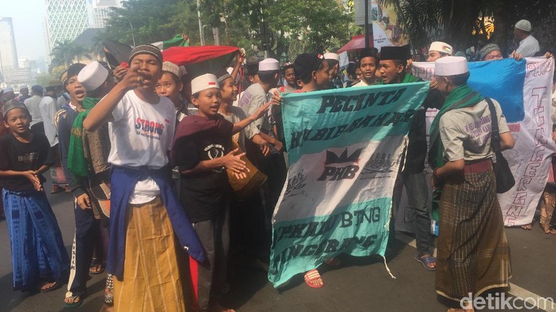 KPAI Akan Ke MK, Minta Anak-anak dalam Aksi Massa Dipulangkan KPAI Akan Ke MK, Minta Anak-anak dalam Aksi Massa Dipulangkan