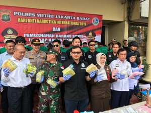 Polres Jakbar Musnahkan Sabu Asal AS dan Narkoba Lain Senilai Rp 200 M