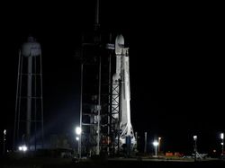 Roket Terkuat Sejagat Terbang Perdana pada Malam Hari