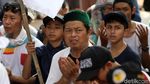 Peserta Aksi Anak-anak juga Ikut Demo Kawal Sidang MK