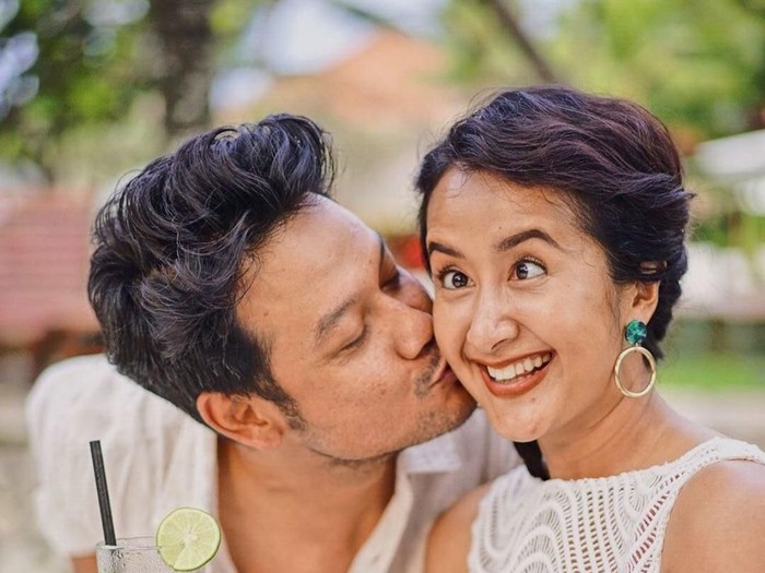 Dwi Sasono dan Widi Mulia