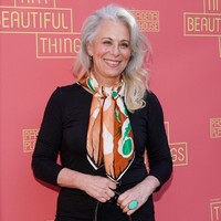 Aktris Amerika Jane Kaczmarek telah memainkan lebih dari 40 peran dalam kariernya, yang paling populer adalah di Malcolm in the Middle dan The Big Bang Theory. Jane menikah dengan aktor Bradley Whitford selama 17 tahun dan sudah dikaruniai tiga anak. Buah hati pertamanya lahir saat Jane berusia 42 tahun. (Foto: Getty Images)
