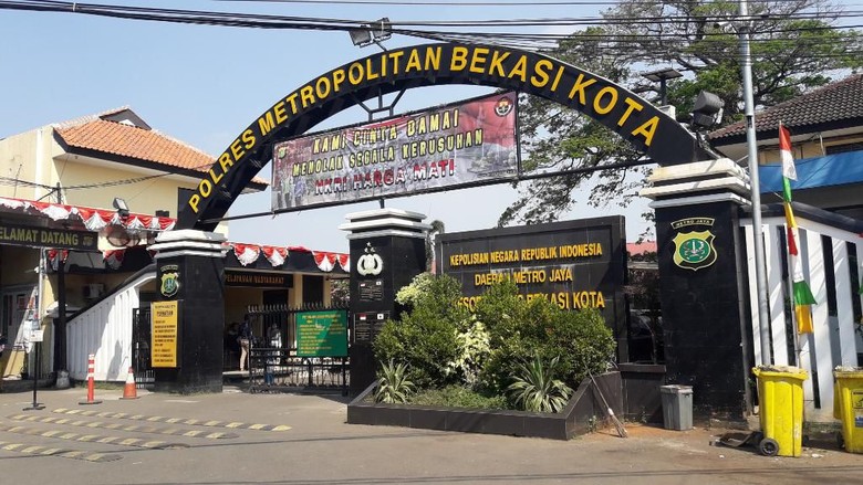 Polisi Cek Kebenaran Kasus Bocah di Bekasi yang Disebut Tewas Akibat Bully Polisi Cek Kebenaran Kasus Bocah di Bekasi yang Disebut Tewas Akibat Bully