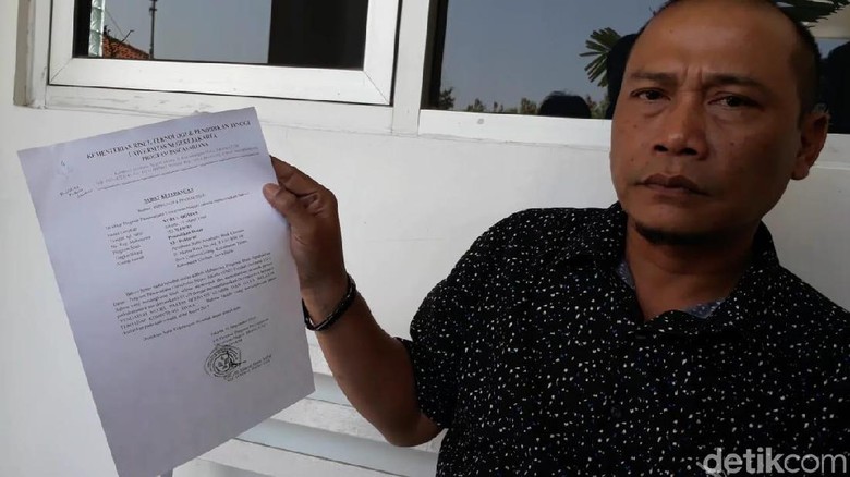 Pihak Kampus Umus Tunjukkan Dokumen Soal Pemalsuan Ijazah Qomar Pihak Kampus Umus Tunjukkan Dokumen Soal Pemalsuan Ijazah Qomar
