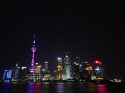 Memburu Keindahan Kota di Kala Malam Lewat Bidikan Kamera