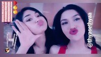 Thya Sethya dikenal sebagai trio seksi yang tampil bersama Siva Apriliana dan Lavenia Oviola di ring MMA. Dok. Instagram/thyasethyaa