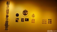 Arts Project Australia berada di kawasan Northcote, Melbourne, sekitar lima menit berkendara dari pusat kota Melbourne atau 17 menit jika naik transportasi umum khas Melbourne, tram. Memasuki tempat ini, pengunjung akan disambut galeri tempat para seniman disabilitas memamerkan karyanya. Foto: Eny/detikcom