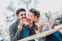 Ternyata Banyak Wanita yang Berkencan Demi Dapat Makanan Gratis