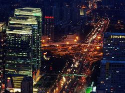 Memburu Keindahan Kota di Kala Malam Lewat Bidikan Kamera