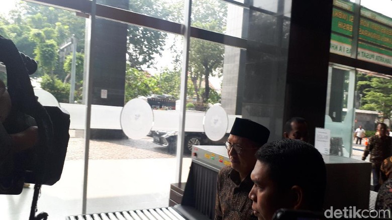Jadi Saksi Kasus Suap Seleksi Jabatan, Menag Tiba di Pengadilan Tipikor Jadi Saksi Kasus Suap Seleksi Jabatan, Menag Tiba di Pengadilan Tipikor