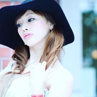 Uang untuk membiayai operasi plastik ia dapatkan dengan bekerja sebagai hostess atau wanita penghibur, sejak ia lulus sekolah. Dalam bidang pekerjaannya, Tomomi merupakan salah satu yang paling populer.Foto: Facebook