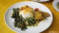 Kadai Mak Ciak: Lamaknyo! Ayam Singgang dan Tongkol Balado yang Pedas Menyengat