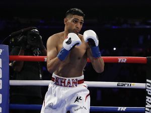 Petinju Kondang Amir Khan Ditendang dari Pesawat Gara-gara Masker