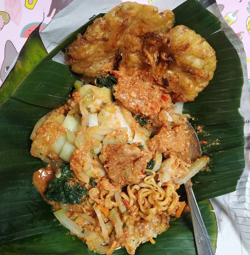 pecel pincuk sarapan sehat khas jawa