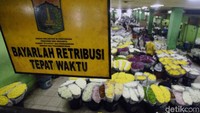 Nantinya selama proses pembangunan berlangsung, 600 pedagang bunga akan direlokasi ke Pasar Semanan Kalideres, Jakarta Barat dan Pasar Klender Duren Sawit, Jakarta Timur.
