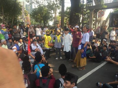 Potret Massa Aksi Kawal MK Mulai Kumpul di Patung Kuda